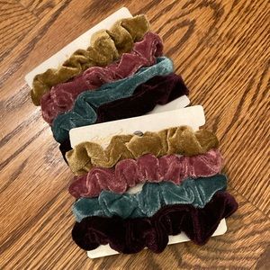 Velvet Scrunchie (2 Packs)